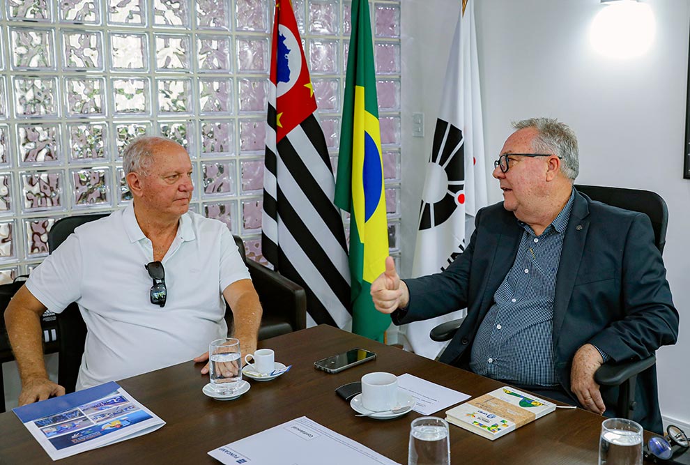 O reitor Paulo Cesar Montagner (à direita): CBC com estrutura sólida, de mais de 150 anos, tem expertise para aglutinar forças