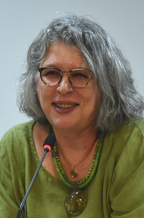 Pró-reitora de Graduação Mônica Cotta