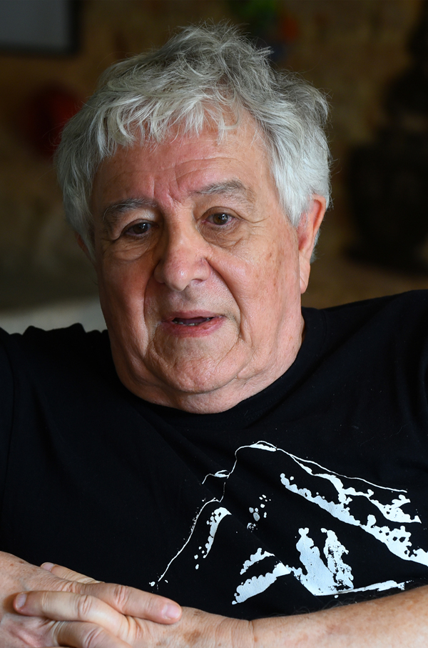 O professor Jorge Coli, do IFCH