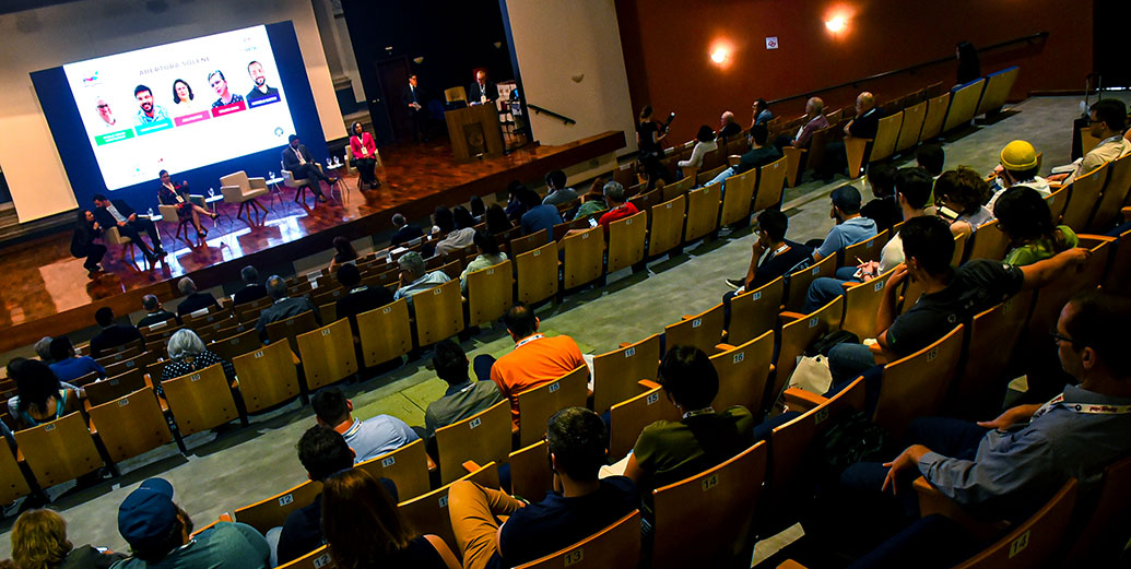 A programação, em três dias, vai abordar temas como exploração e produção de óleo e gás, biocombustíveis e novas matrizes energéticas